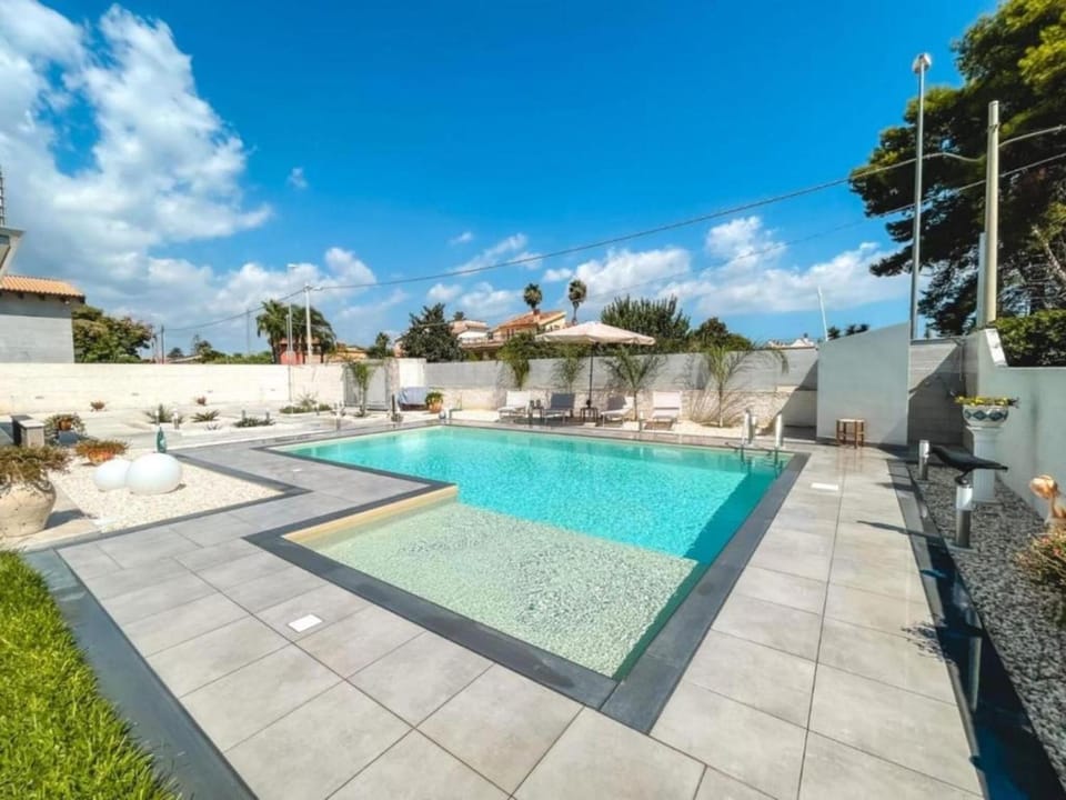 Property building, Swimming pool