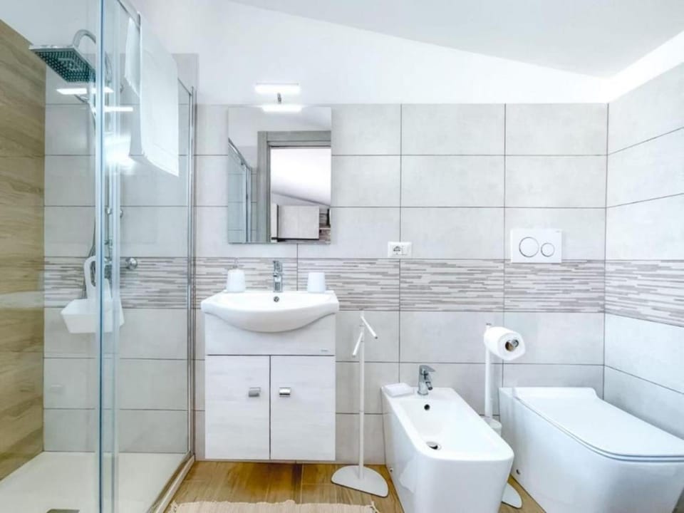 Bathroom, Living room