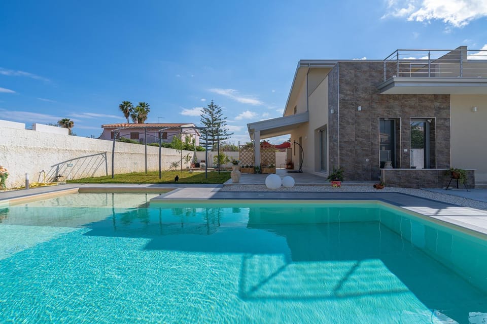 Property building, Swimming pool