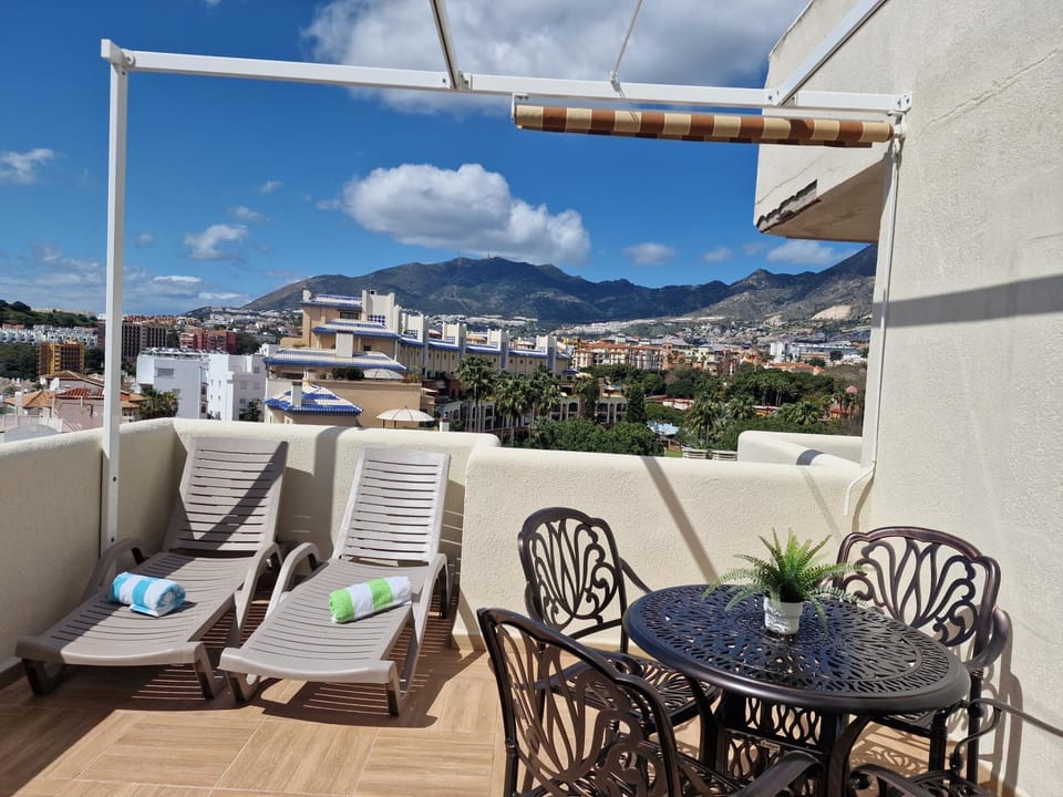 View (from property/room), Balcony/Terrace, Mountain view