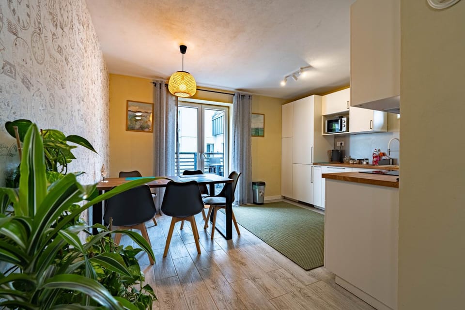 Kitchen or kitchenette, Communal kitchen, kitchen