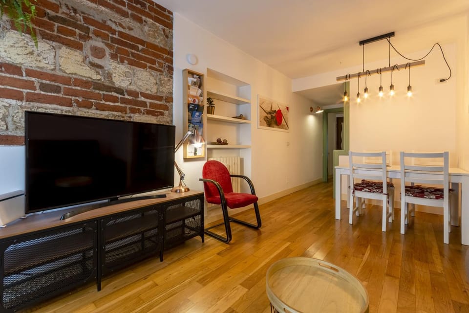 TV and multimedia, Living room, Dining area