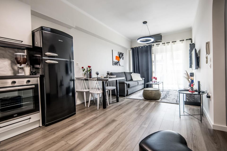 Dining area, pet friendly