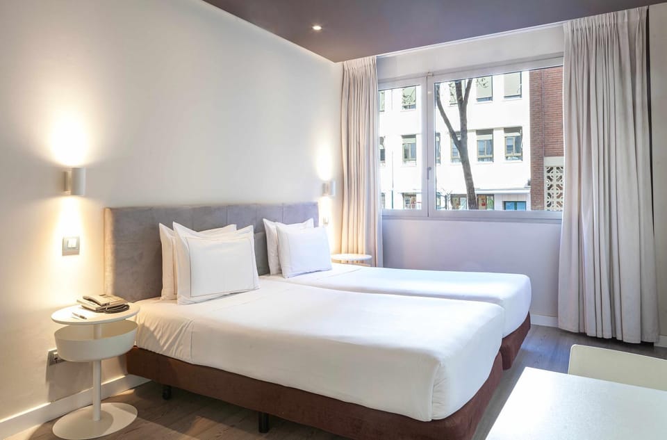 Bed, Bedroom, Facility for disabled guests