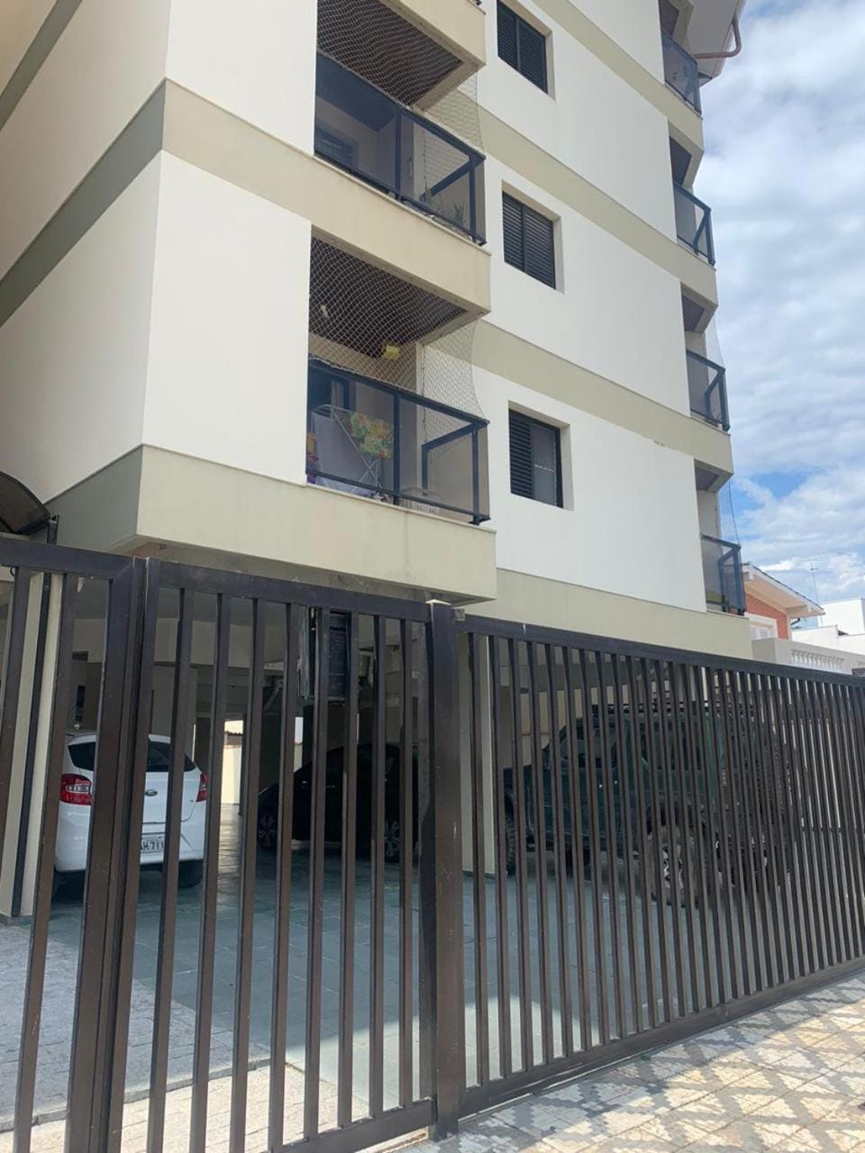 Property building, Day, Balcony/Terrace, Parking