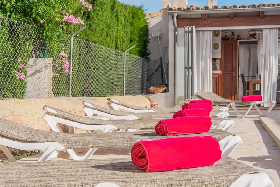 BBQ facilities, sunbed, towels