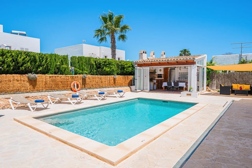 BBQ facilities, Swimming pool, sunbed