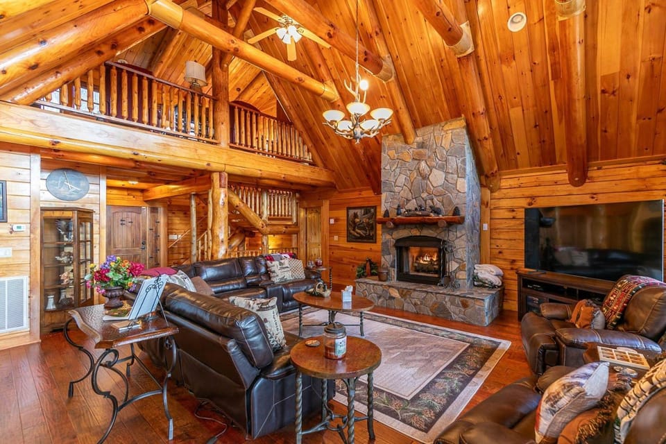Running Waters Lodge at Eagles Nest House in Beech Mountain