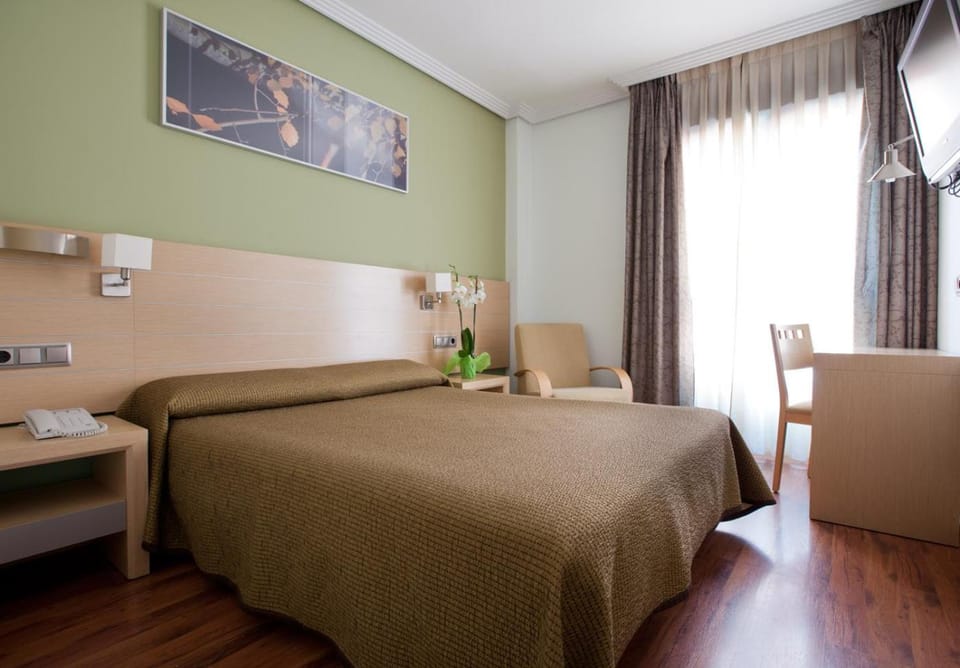 Bed, Photo of the whole room