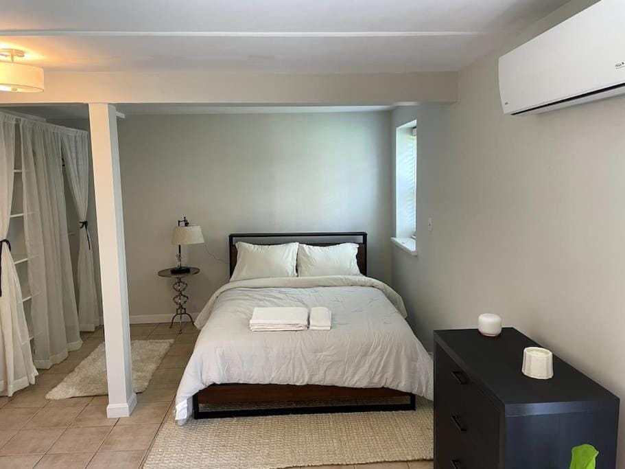 Lovely Two Bedroom Condo in South Boston Apartment in South Boston