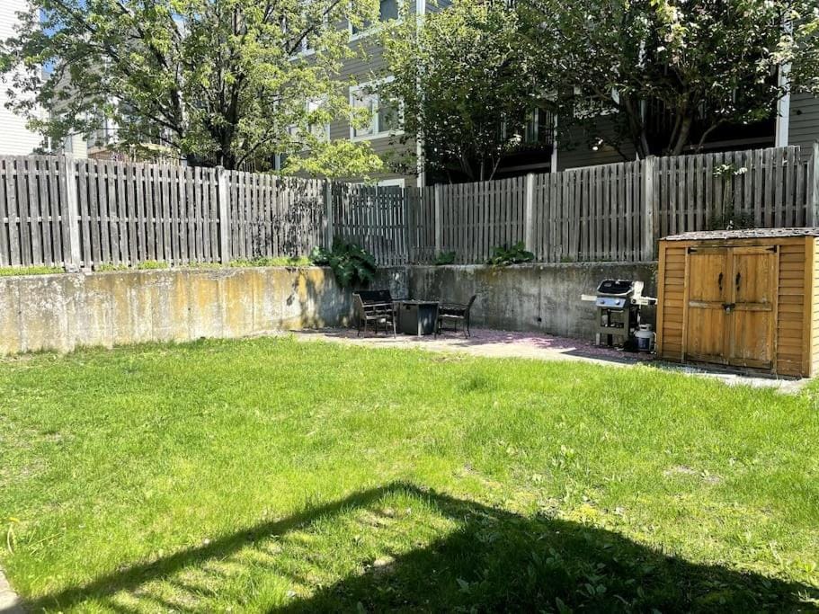 Lovely Two Bedroom Condo in South Boston Apartment in South Boston