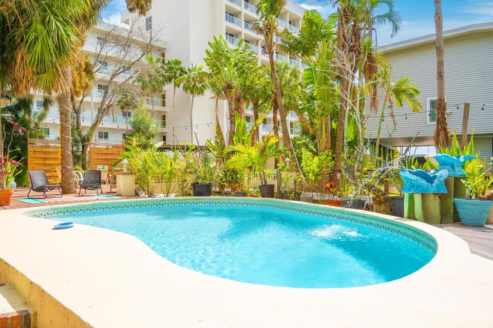 Sunshine Palm Treasure Island Beach Sleeps 10 House in Treasure Island