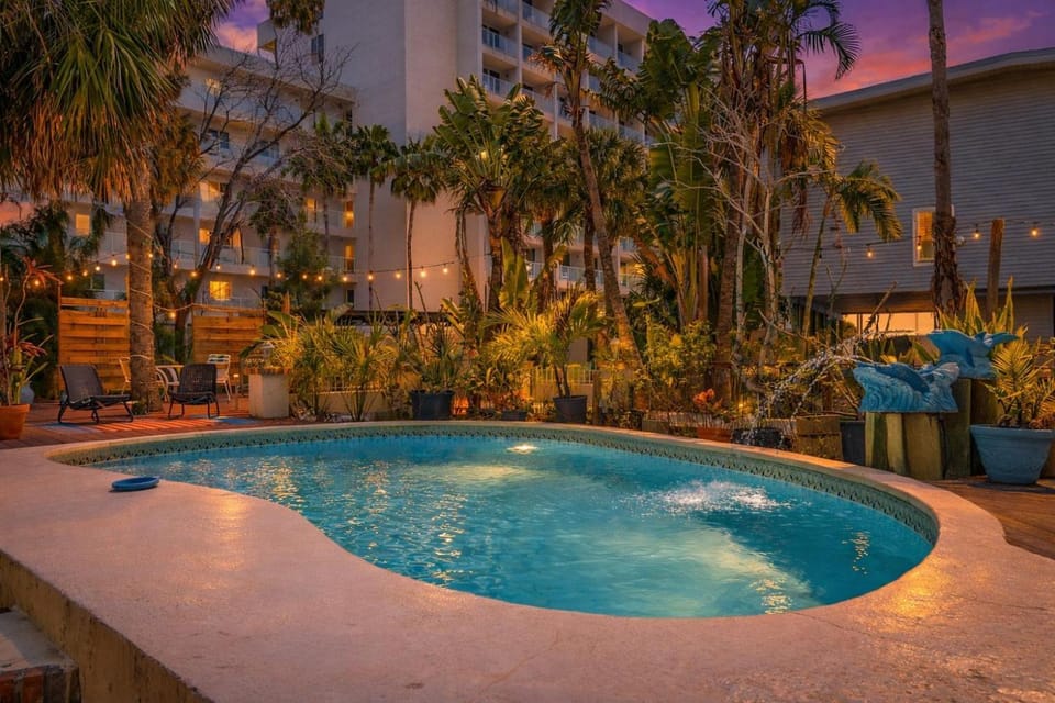 Palm Cottage Treasure Island Beach Sleeps 4 House in Treasure Island