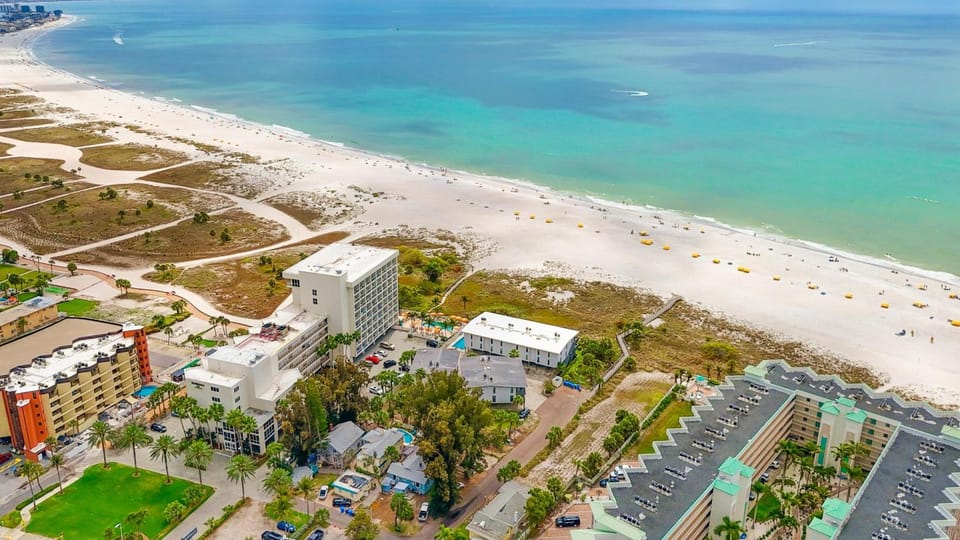 Palm Cottage Treasure Island Beach Sleeps 4 House in Treasure Island