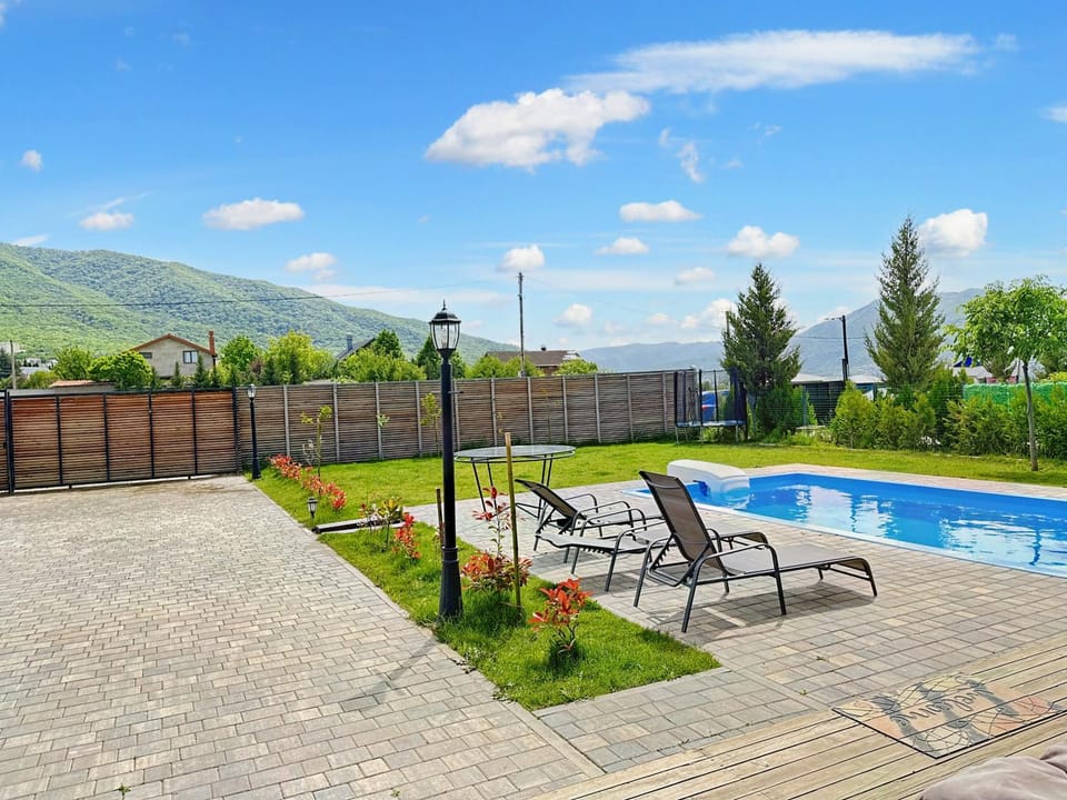 Garden, Garden view, Mountain view, Pool view, Swimming pool, Parking