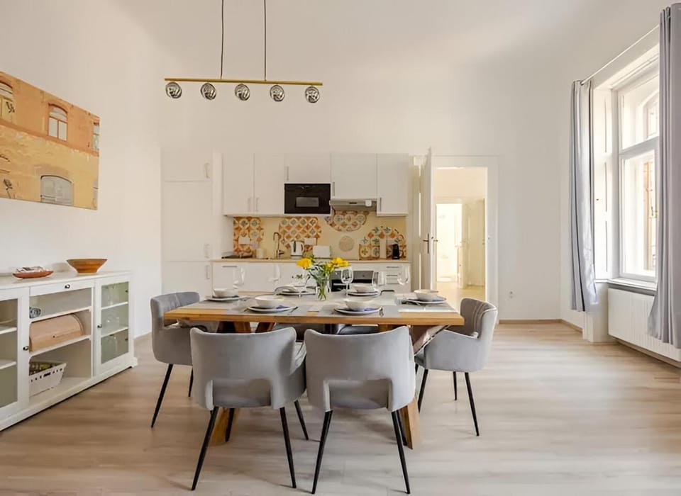 Living room, Dining area, kitchen