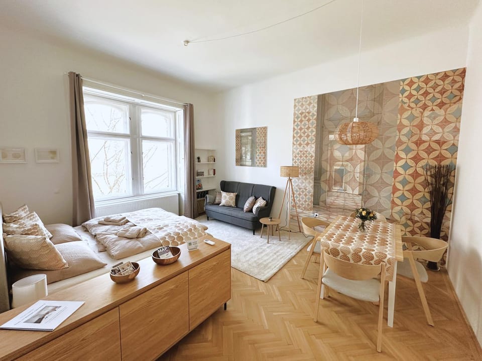 Bed, View (from property/room), Living room, Photo of the whole room, Seating area, Dining area