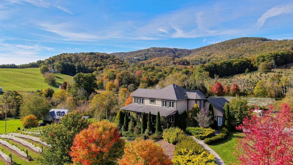 Banner Elk Winery Villa House in Watauga