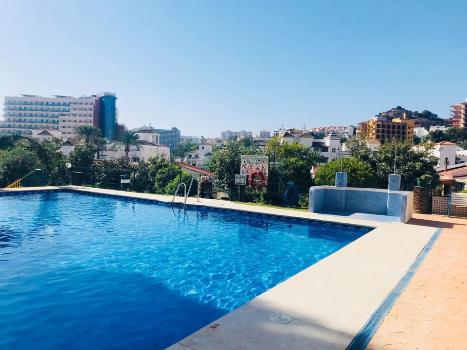 City view, Swimming pool