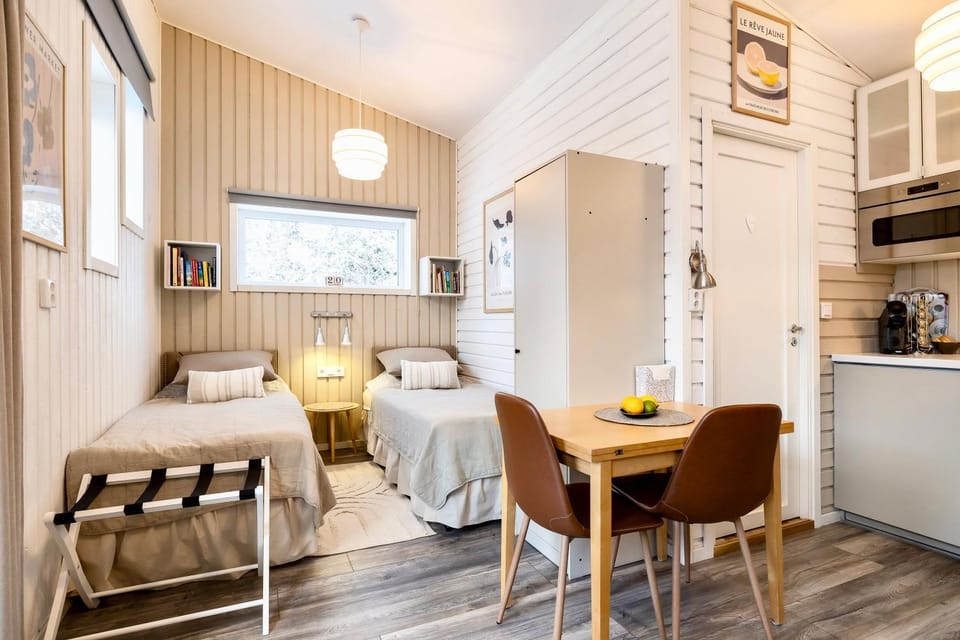 Lilla huset Bed & Breakfast - countryside guesthouse, free parking Bed and Breakfast in Sweden