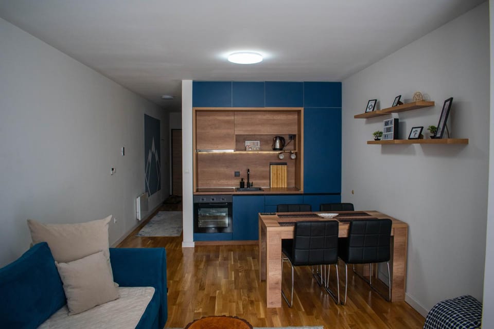 Dining area, kitchen