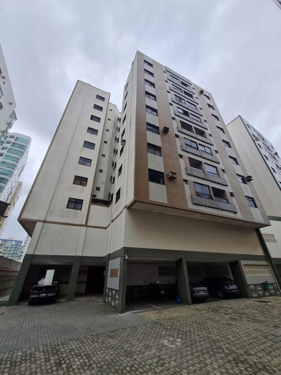 Property building, Facade/entrance, Parking