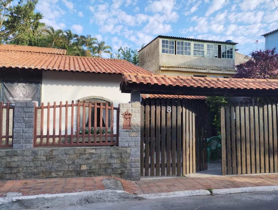 Suítes e café Recanto da Árvore Bed and Breakfast in State of Rio de Janeiro