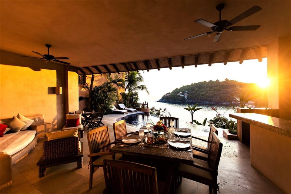 Villa Peninsula House in Zihuatanejo