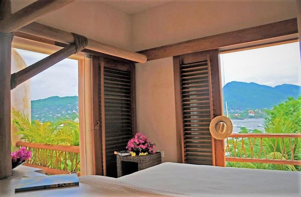 Villa Peninsula House in Zihuatanejo