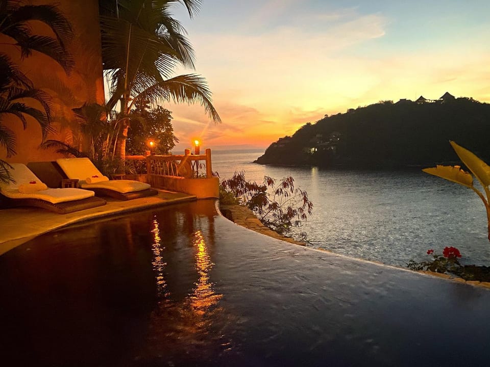Villa Peninsula House in Zihuatanejo