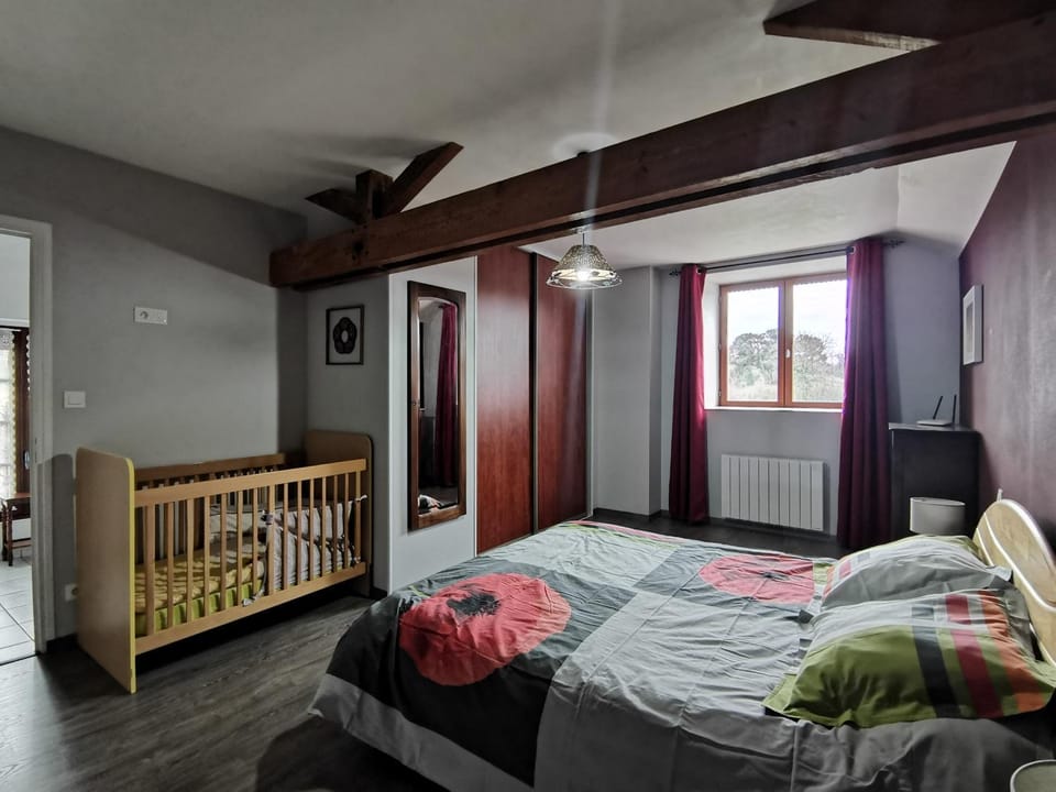 Bed, Photo of the whole room, Bedroom, wardrobe