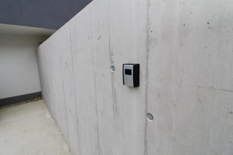Facade/entrance