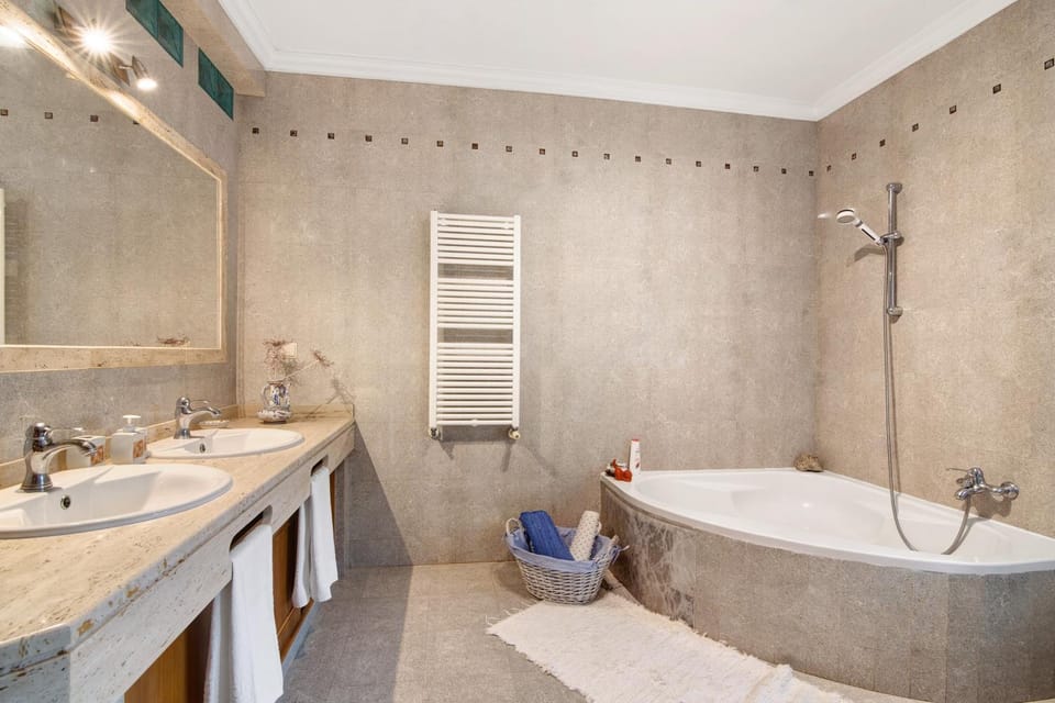 Bathroom, Living room