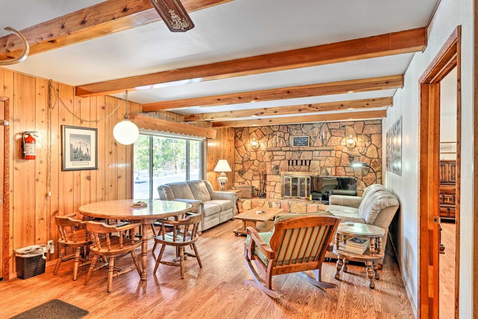 7 Mi to Yosemite Nat'l Park: Riverfront Getaway! House in Tuolumne County