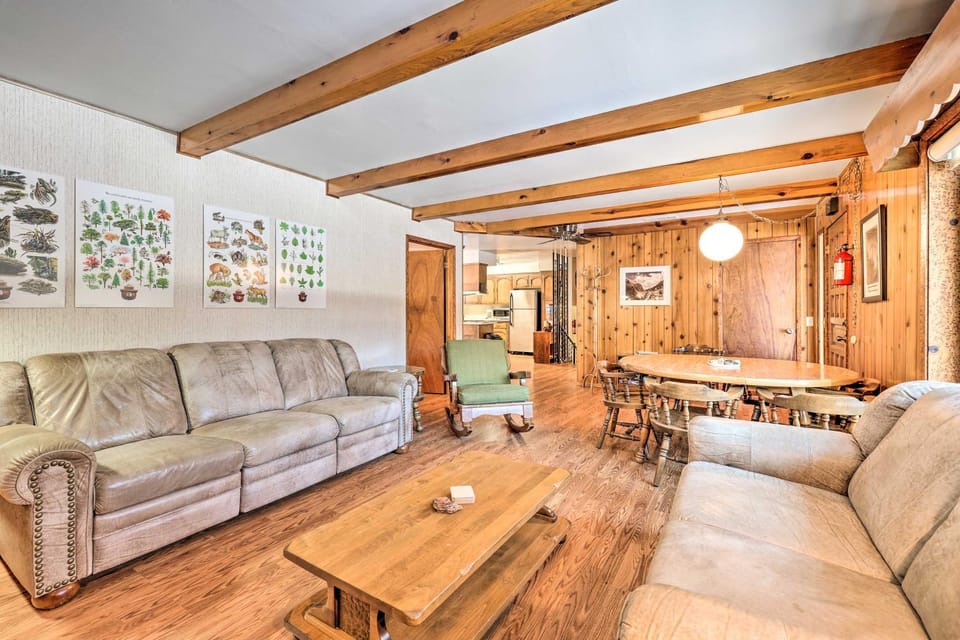 7 Mi to Yosemite Nat'l Park: Riverfront Getaway! House in Tuolumne County