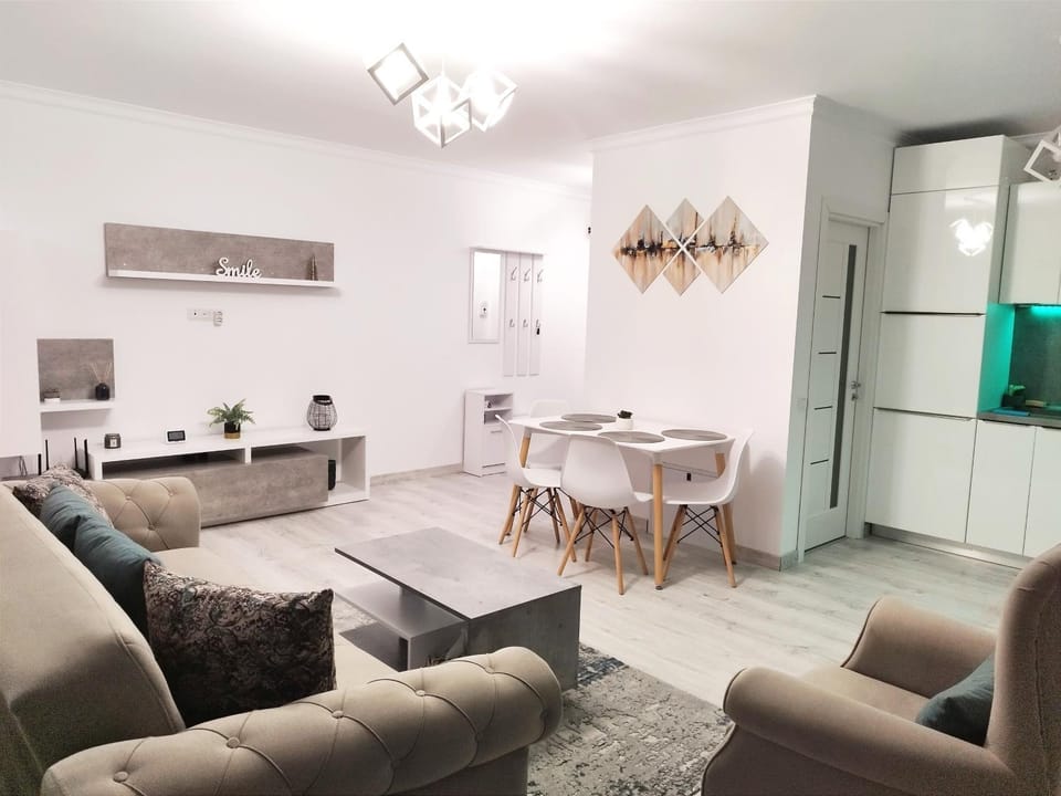 Happy Home Apartment in Romania