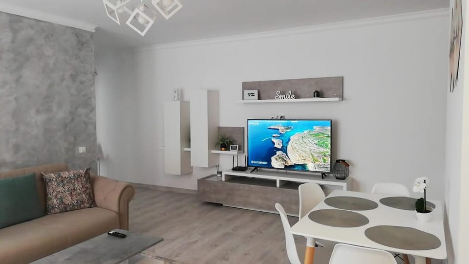 Happy Home Apartment in Romania