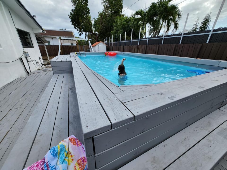 Five Bedroom Villa With POOL In Highland Lakes Near Aventura Mall Villa in Hallandale Beach