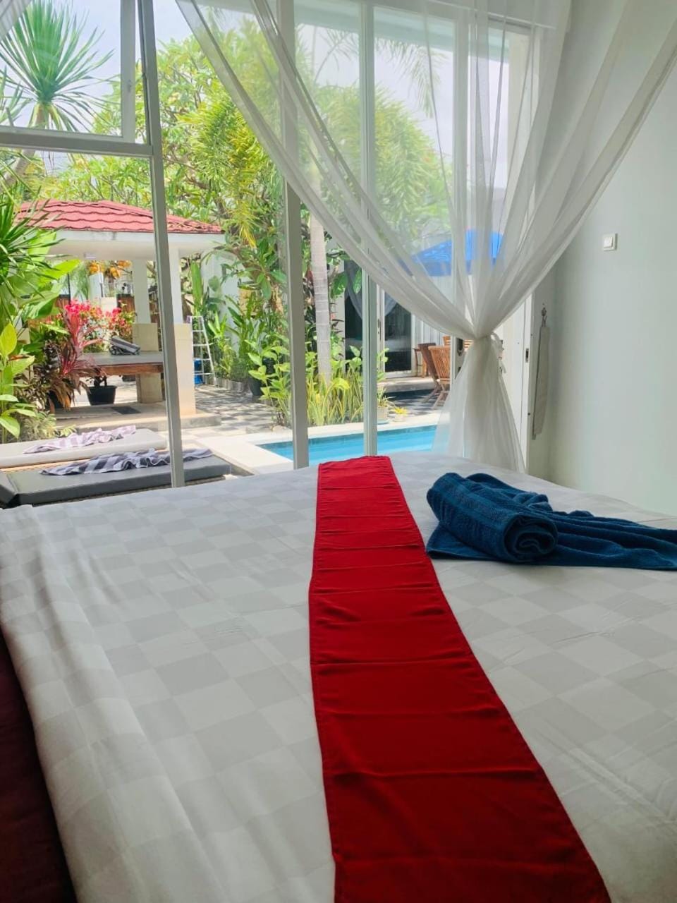 Patio, Bed, Garden, Balcony/Terrace, Photo of the whole room, Bedroom, Garden view, Swimming pool