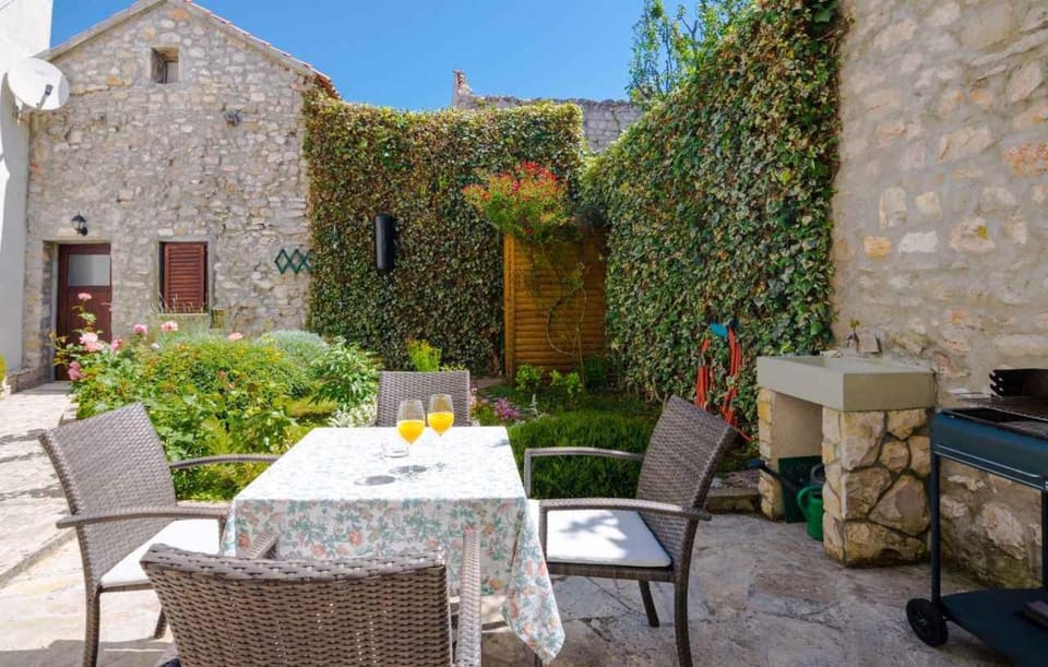 Property building, Balcony/Terrace