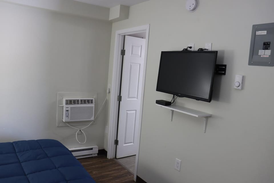 TV and multimedia, air conditioner