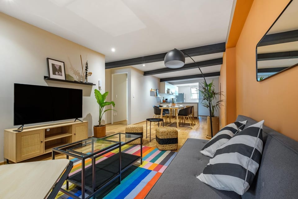 Communal lounge/ TV room, TV and multimedia, Living room, Seating area, Evening entertainment