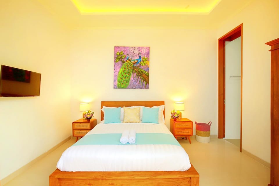 Bed, TV and multimedia, Photo of the whole room, Bedroom