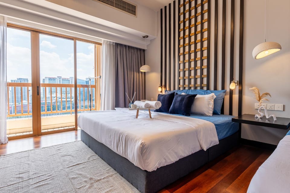 Bed, View (from property/room), Balcony/Terrace, Photo of the whole room, Bedroom
