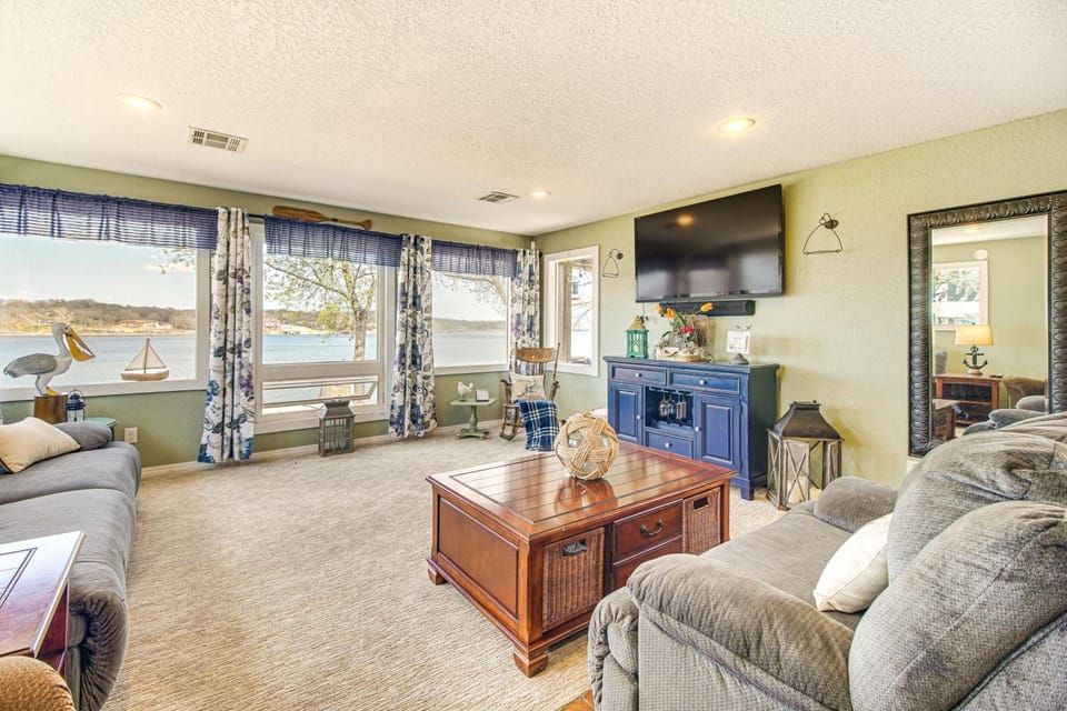 Grove Lake House with Boat Dock and Outdoor Spots! House in Grove