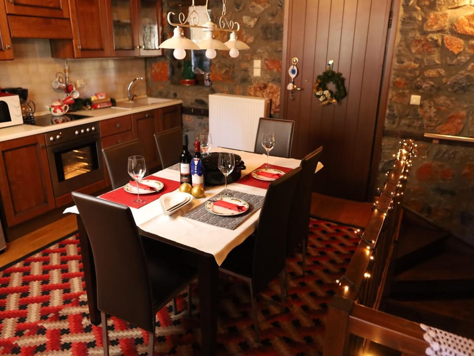 Dining area, Food, minibar, pet friendly, kitchen