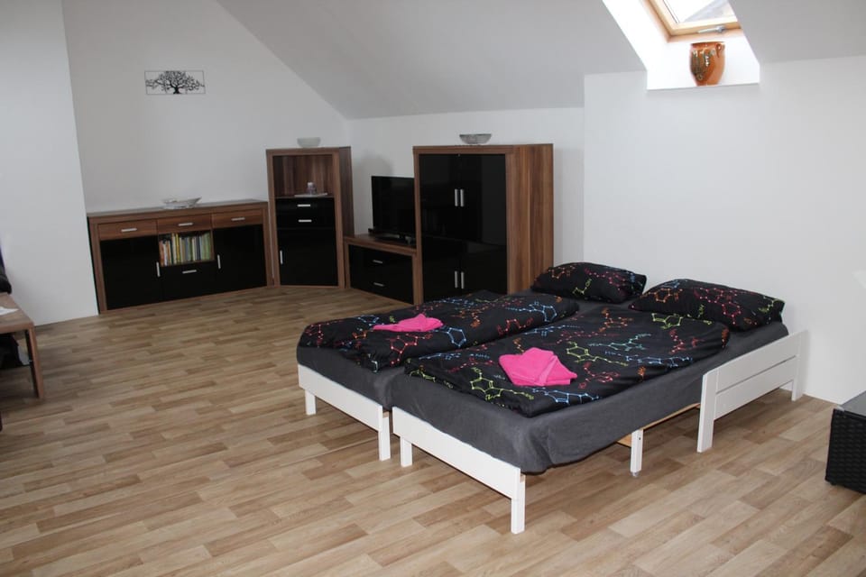 Bed, Living room