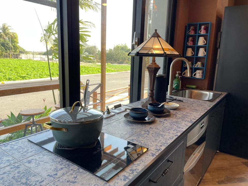 Kitchen or kitchenette