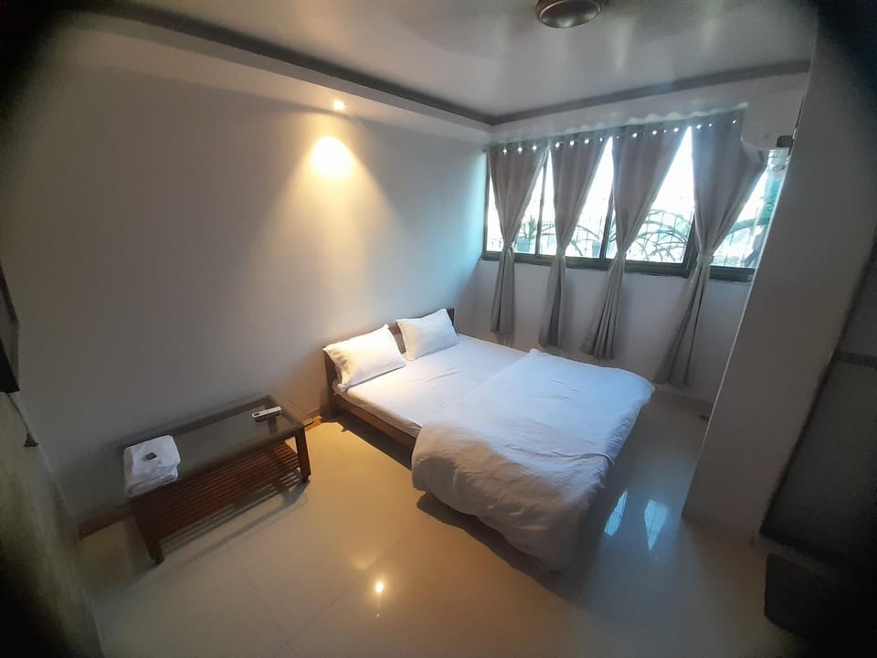 AGRAWAL BHAVAN BUDGET Stay only for indians Bed and Breakfast in Mumbai