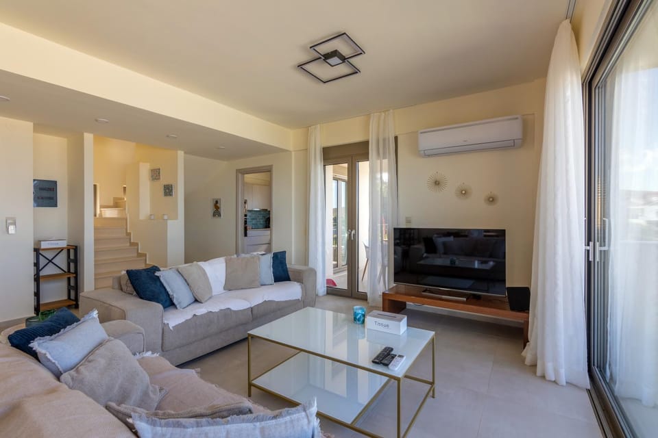 3 Bedroom Villa with Stunning Sea View & Private Parking Apartment in Crete